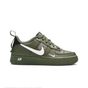 Nike Olive Sneakers AIR FORCE 1 LV8 UTILITY GS 'OVERBRANDING' Size 8 men